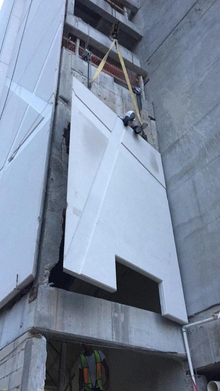 Izaje de panel de concreto prefabricado