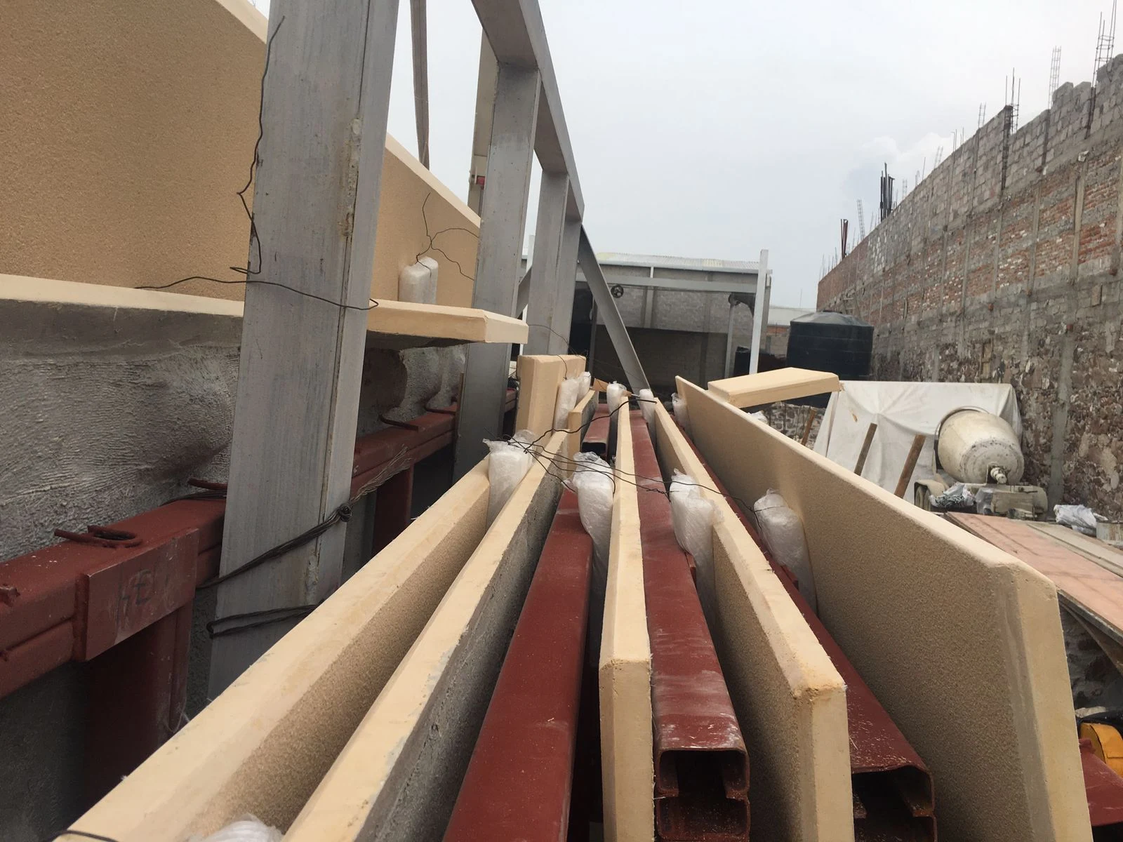 Facade components stored on supports