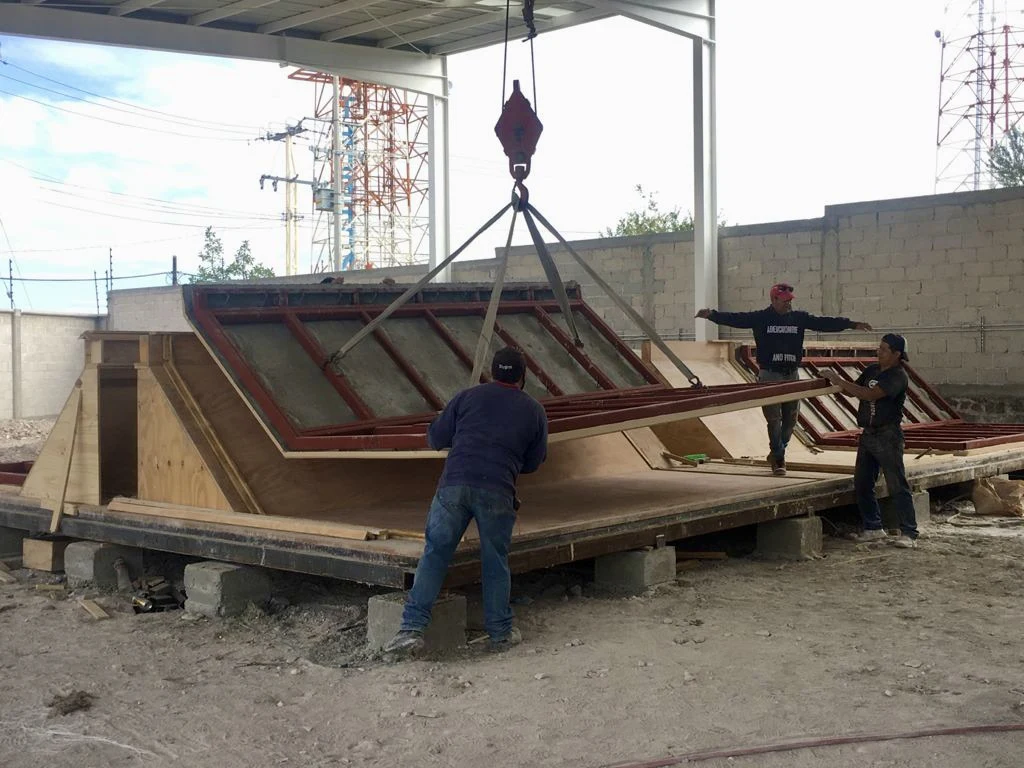 Handling a component in the production area